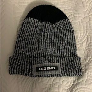 grey and black beanie